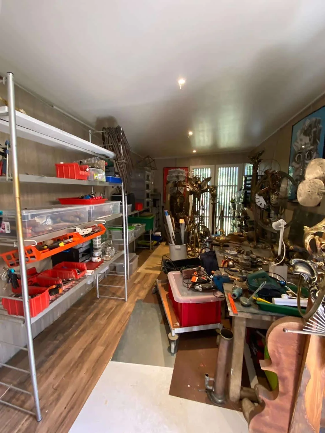 Atelier d’artisan dans un studio de jardin