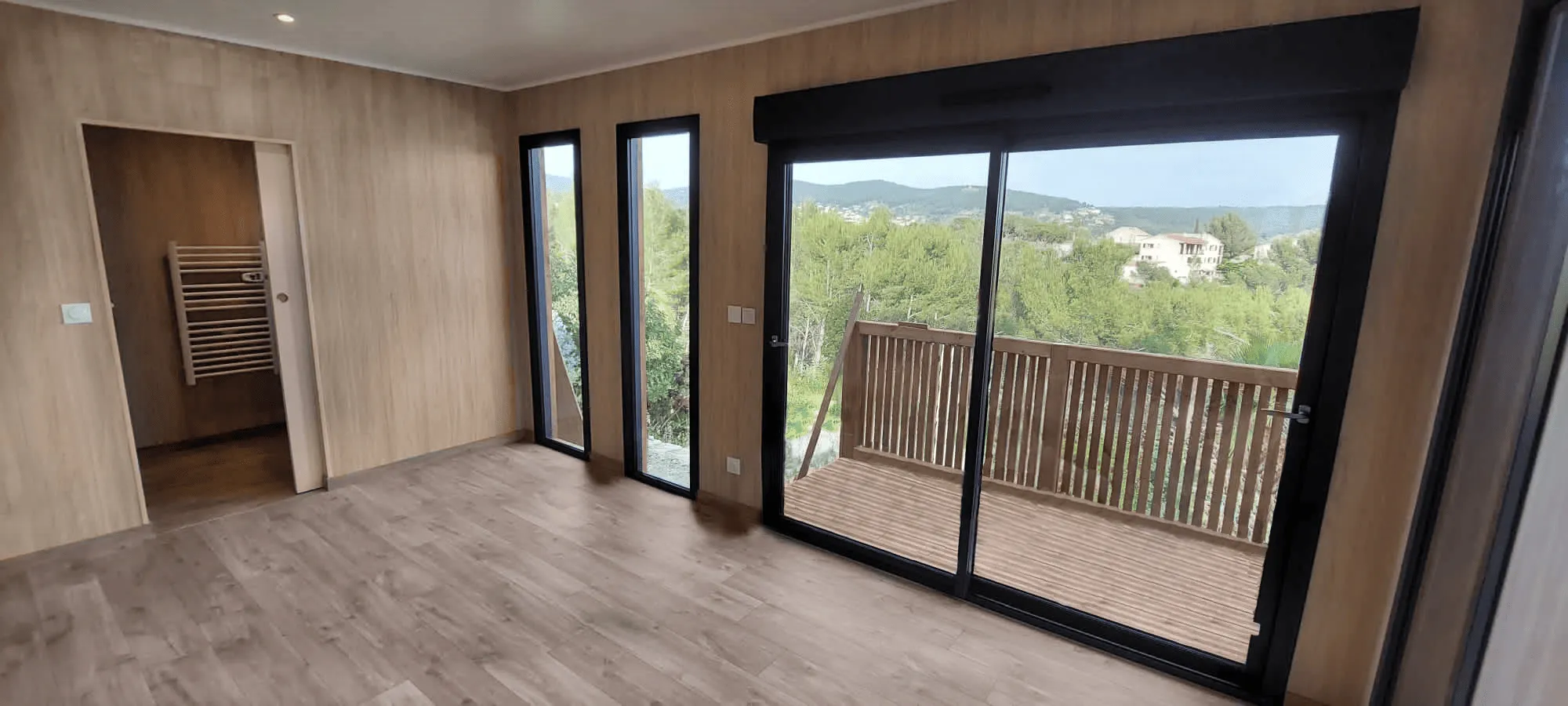 Intérieur d’un studio en bois