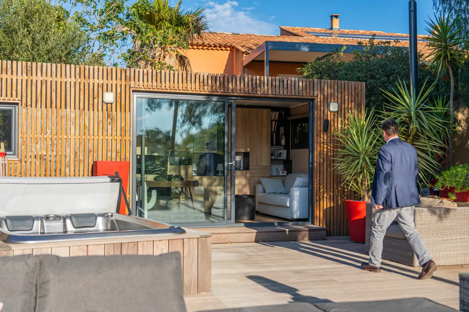 Local professionnel de 20 m², studio en ossature bois Greenkub (Bouches-du-Rhône), vue intérieure