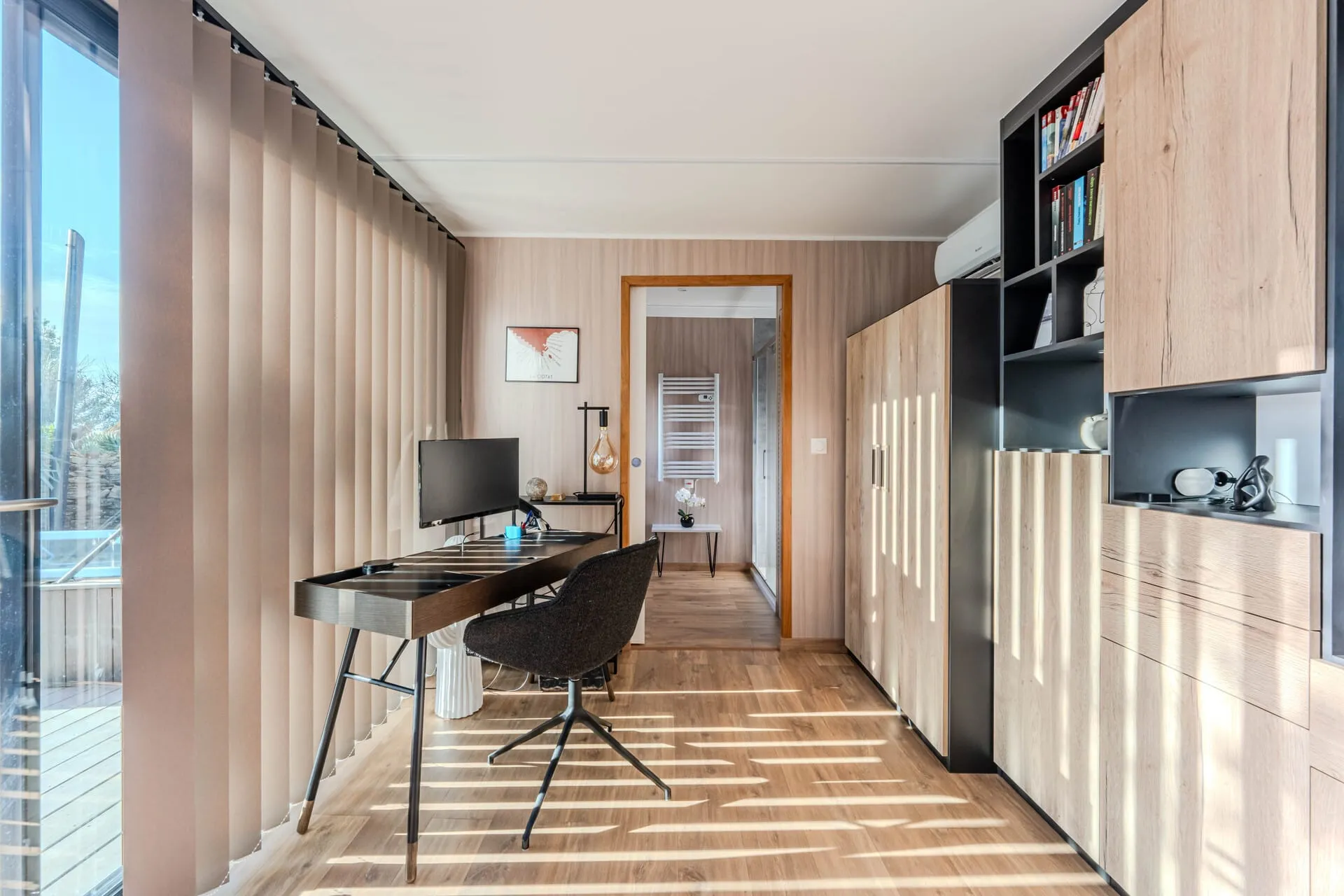 Local professionnel de 20 m², studio en ossature bois Greenkub (Bouches-du-Rhône), vue intérieure