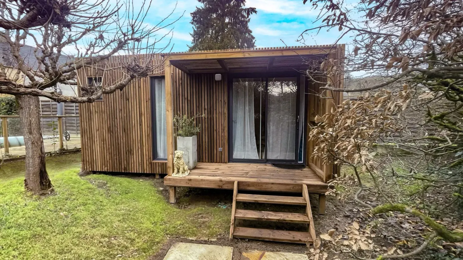 Studio de jardin Greenkub livré clé en main, réalisation en Dordogne