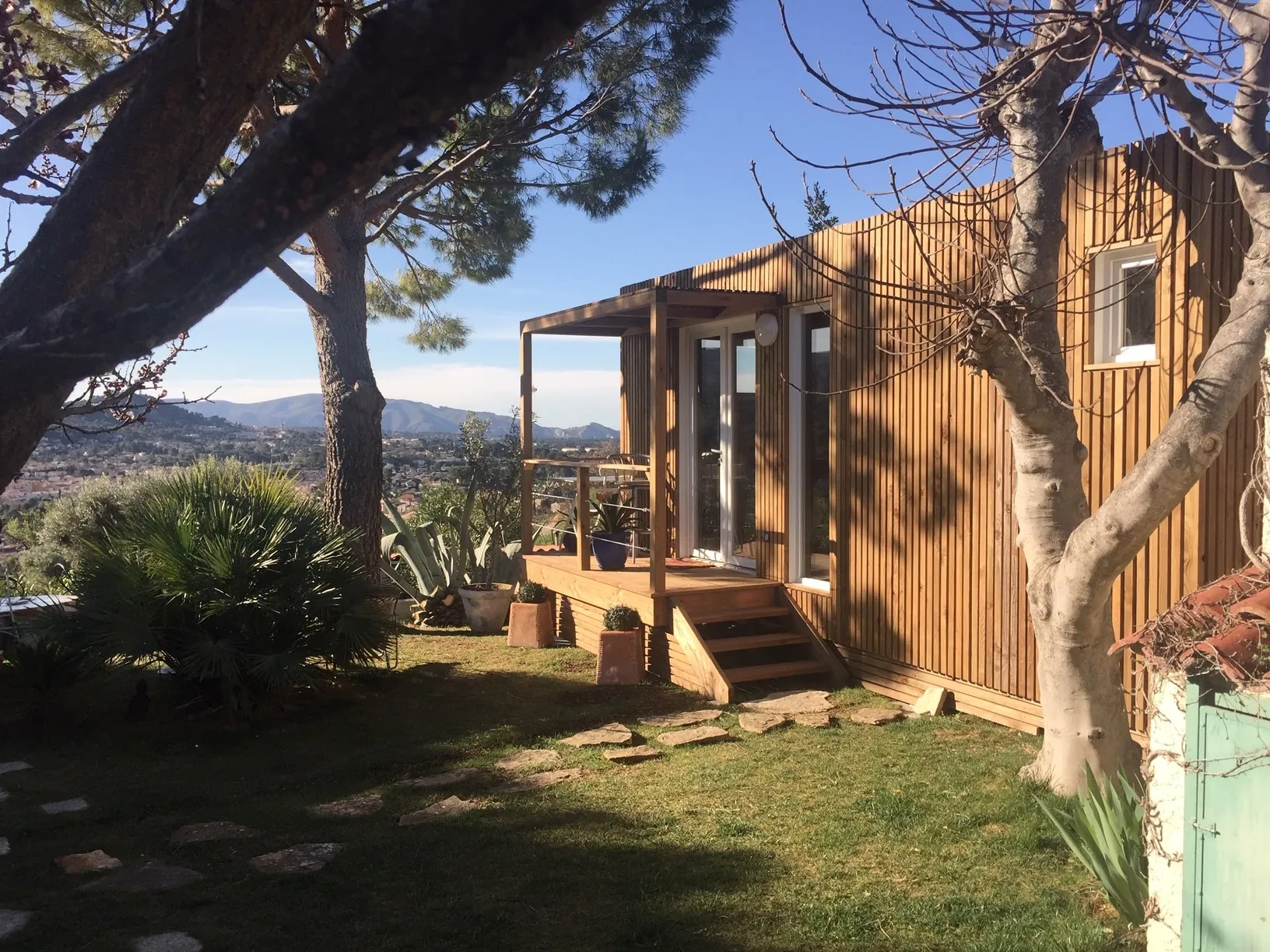 Chambre d’hôtes de 20 m², studio en ossature bois Greenkub (Bouches-du-Rhône)
