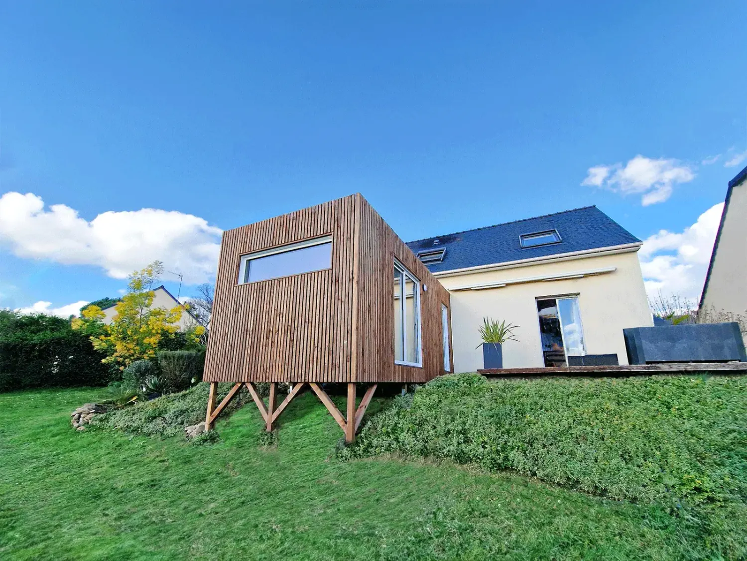 Extension de maison en ossature bois de 20 m² accolée à une maison, agrandissement du séjour, Maine-et-Loire