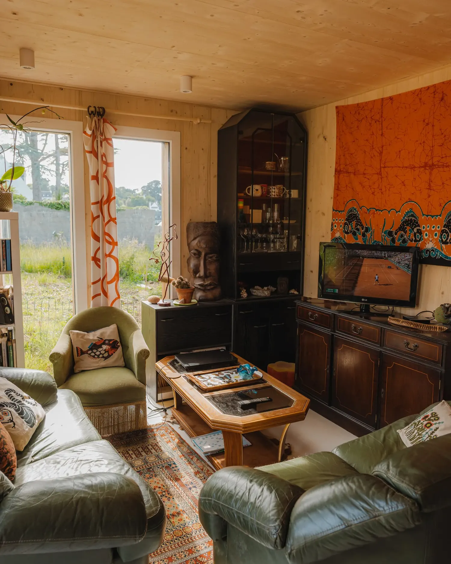 Résidence principale de 40 m², studio en ossature bois Greenkub (Côtes-d’Armor), vue intérieure