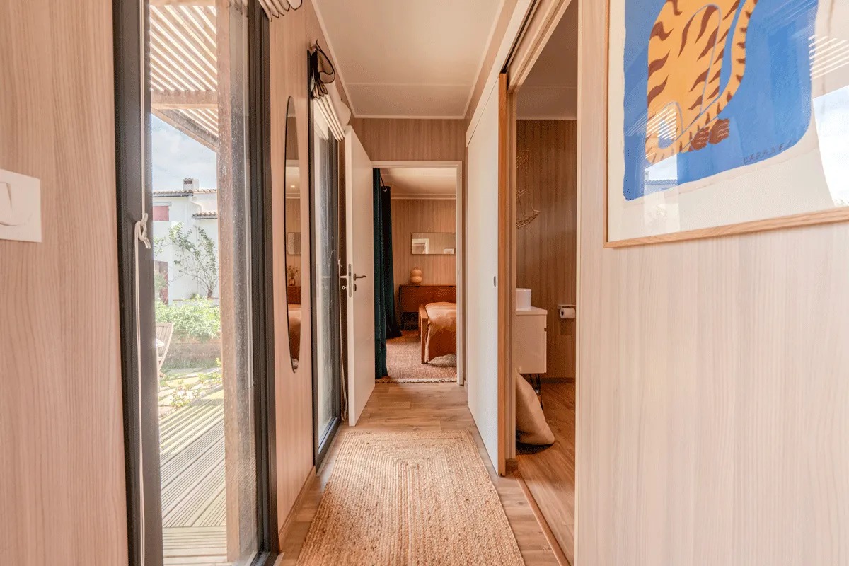 Intérieur d’une maison en bois