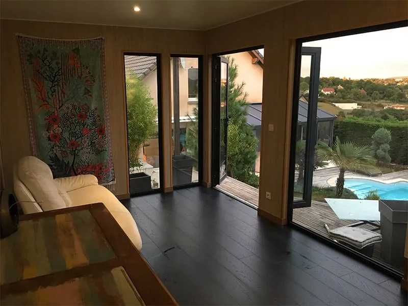 Intérieur d’un pool house