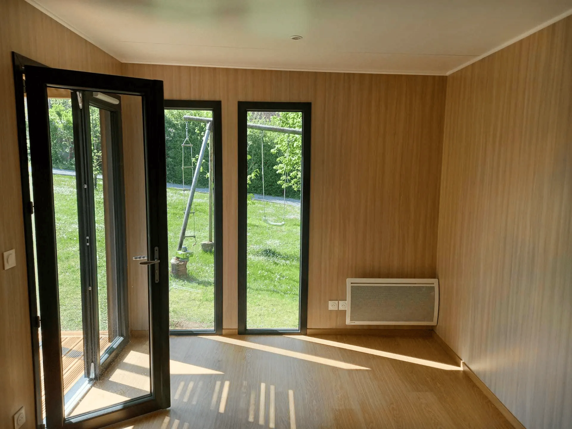 Intérieur vide d’un cabinet de praticien