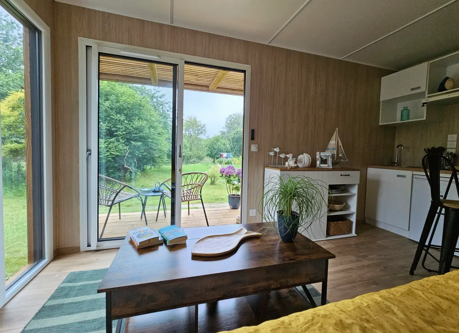 Espace de vie dans un studio de jardin