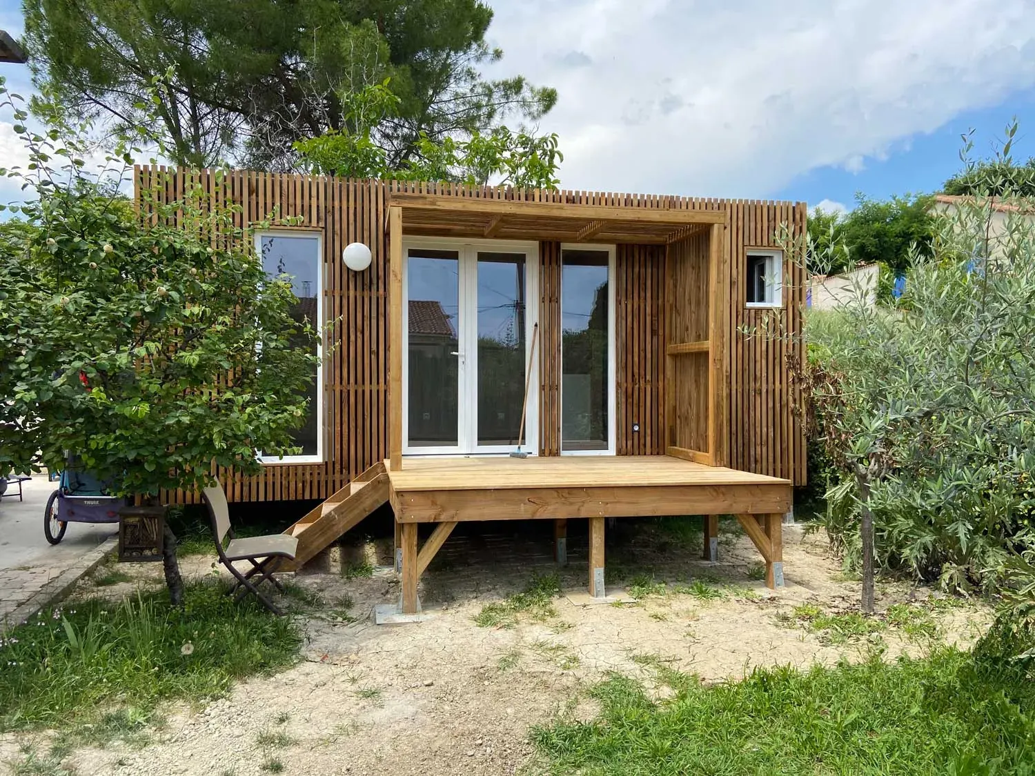Un studio de jardin de 20m2 aménagé en chambre d’amis