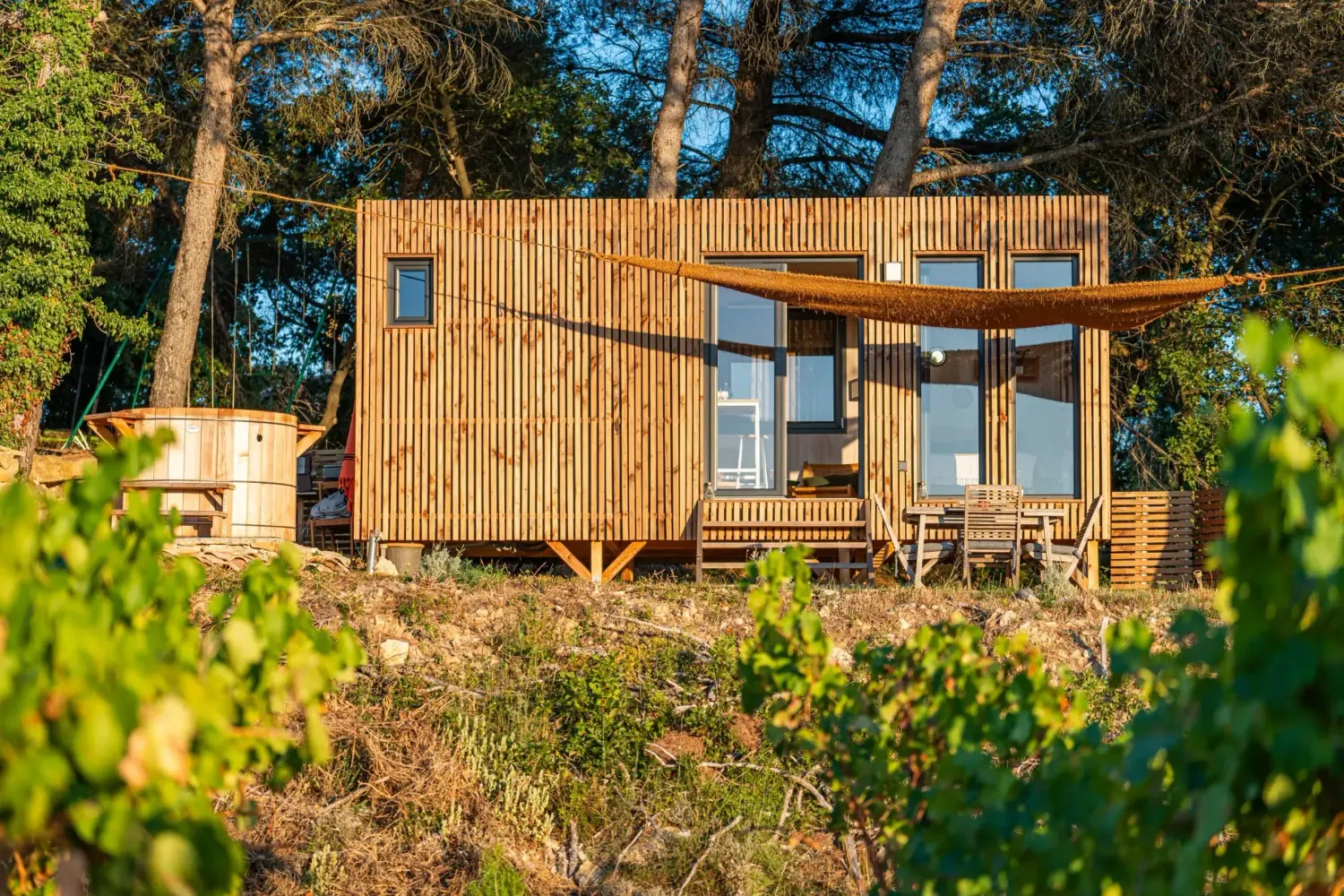Studio de jardin de 20 m2 vue extérieure face aux vignes