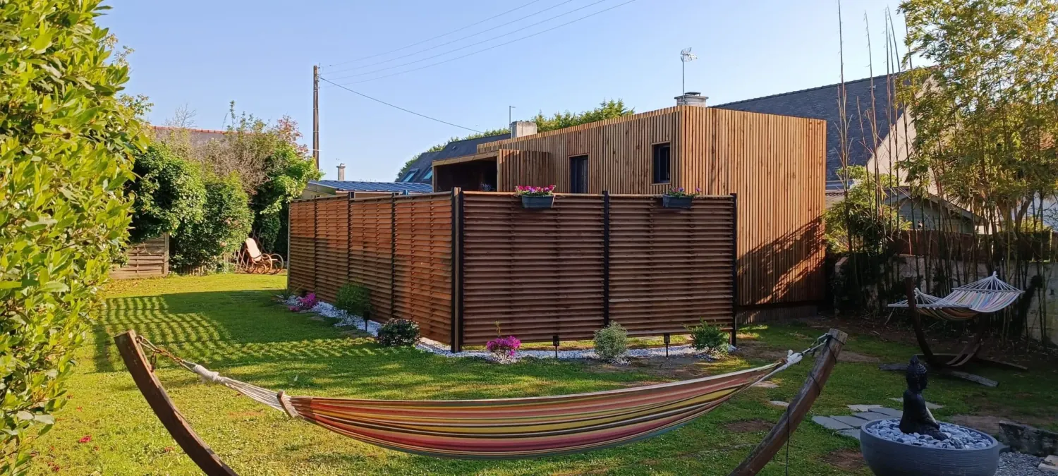 Studio de jardin Greenkub installé, réalisation dans le Morbihan