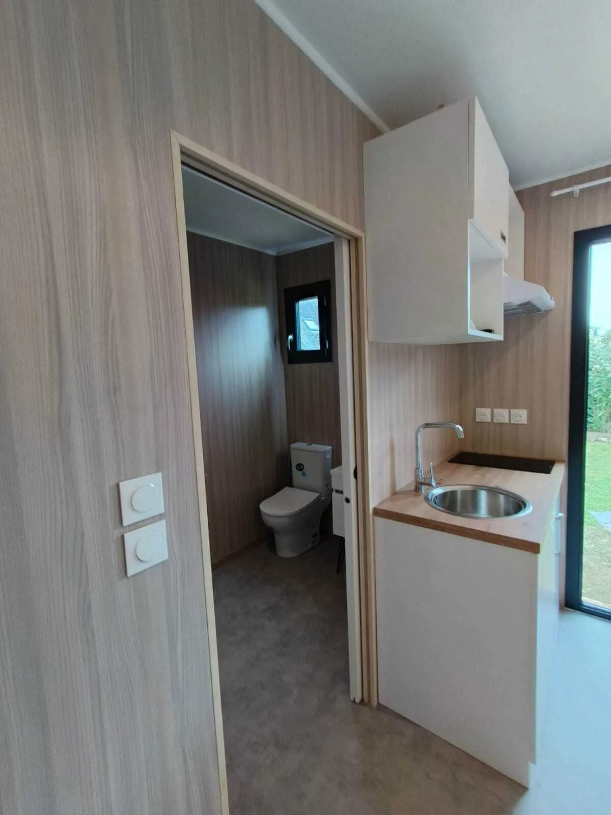 Cuisine et toilette d’un studio