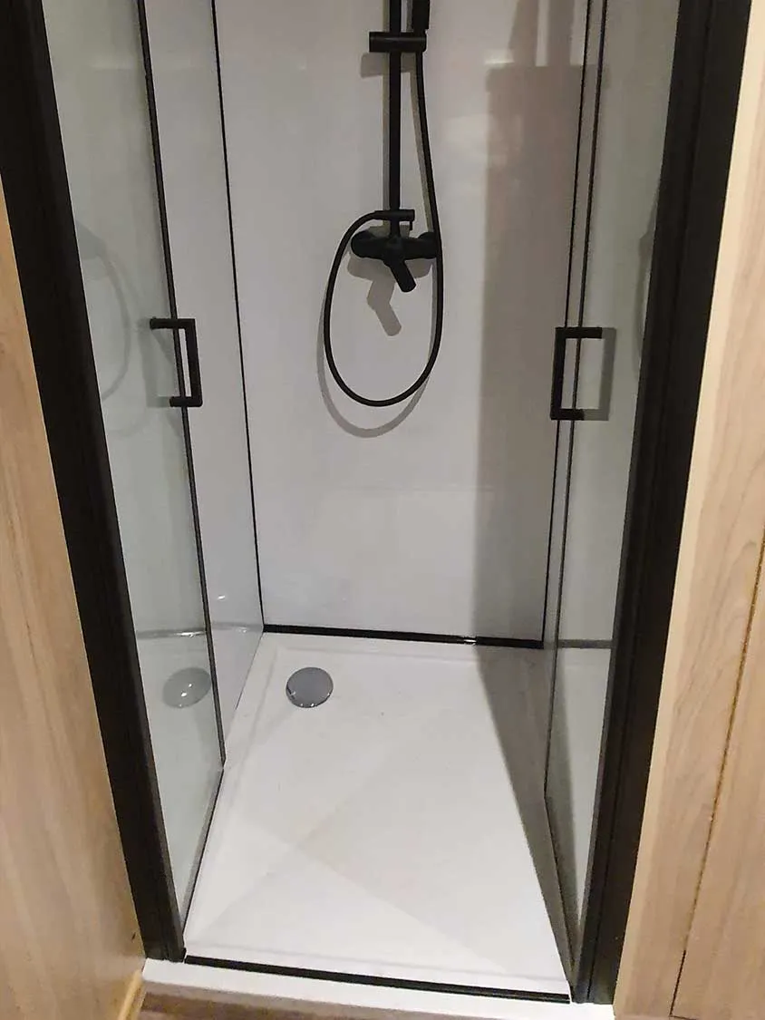 Chambre en plus de 20m2 dans le 83