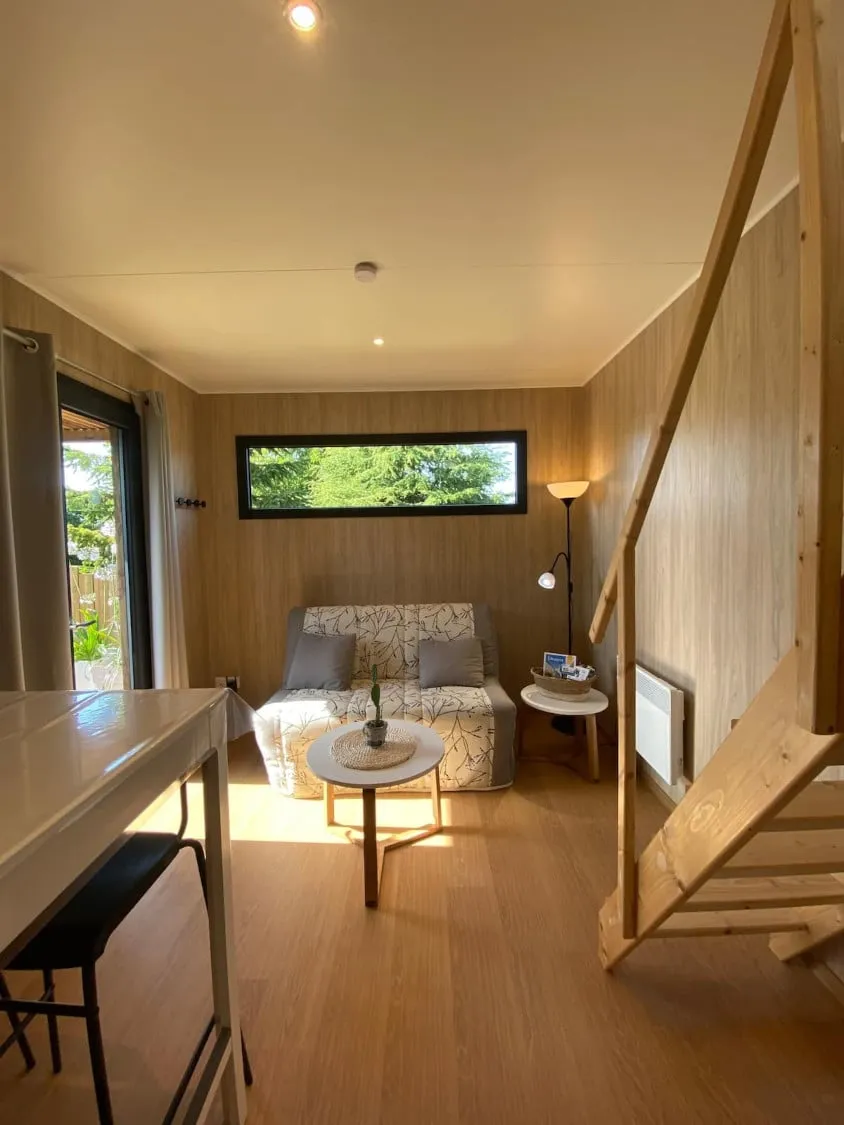 Salon aménagé d’un studio