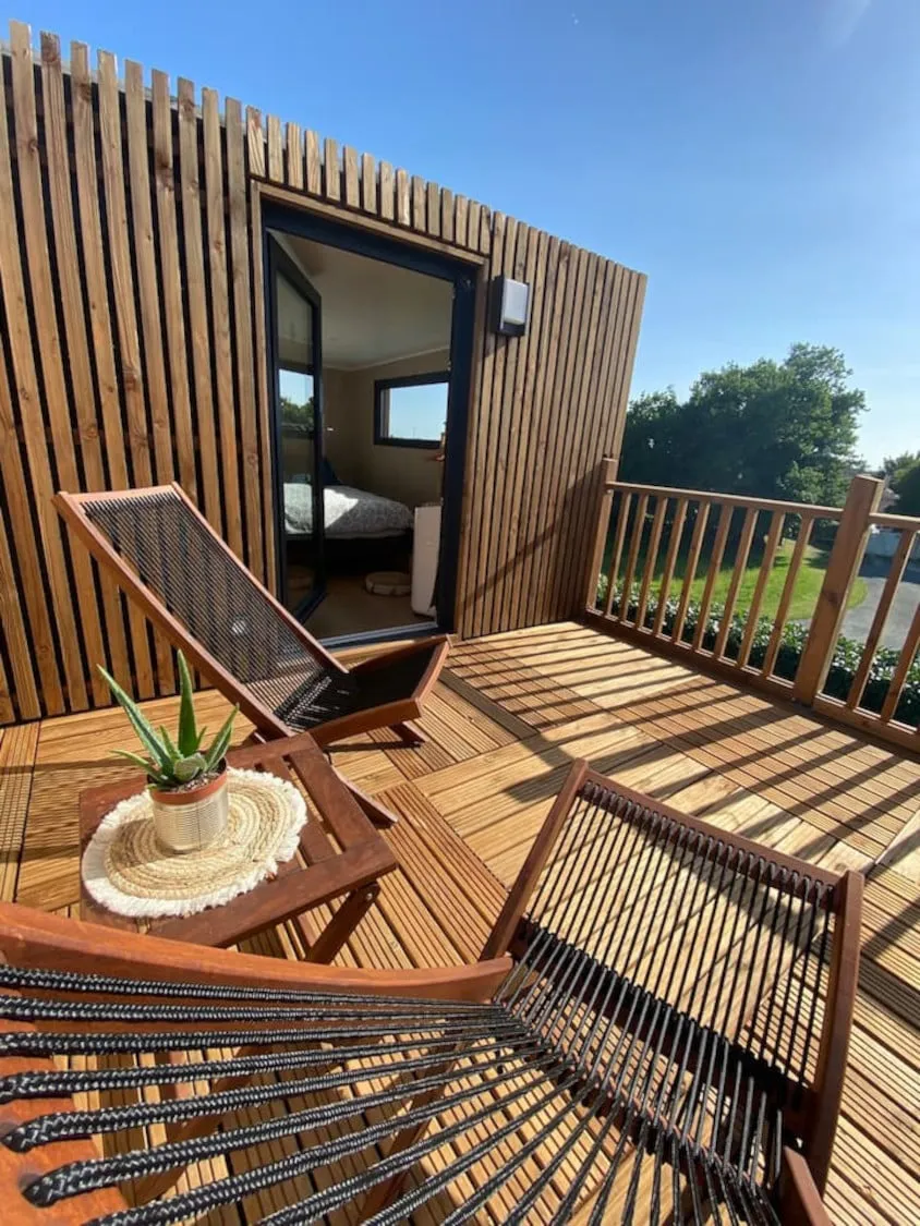 Terrasse d’un studio au soleil