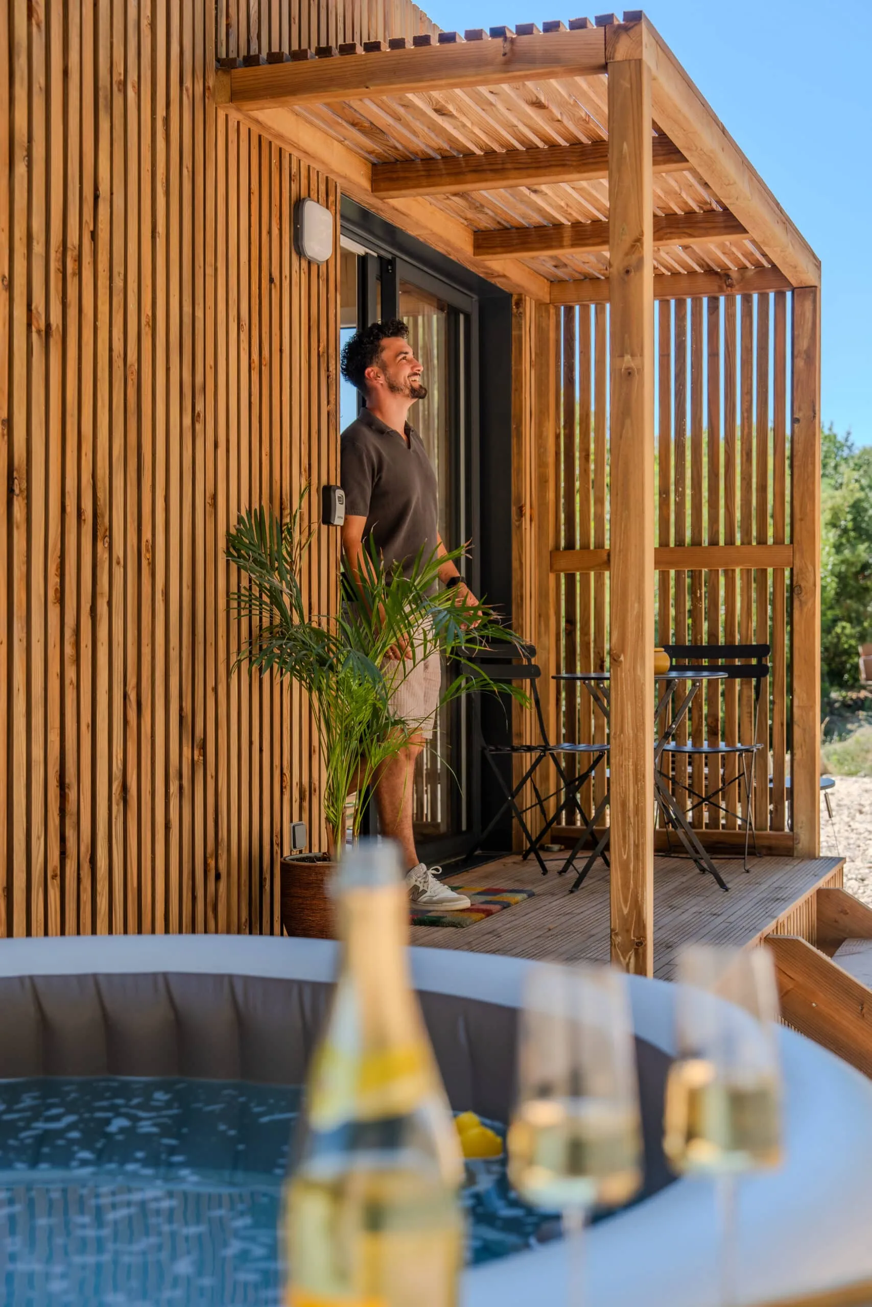 Location saisonnière de 30 m², studio en ossature bois Greenkub (Ardèche), vue extérieure
