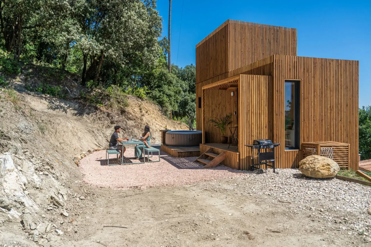 Location saisonnière de 30 m², studio en ossature bois Greenkub (Ardèche), vue extérieure
