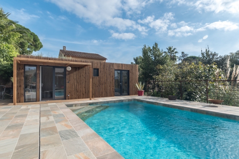 salle de bain poolhouse piscine studio de jardin 30m² alpes maritimes